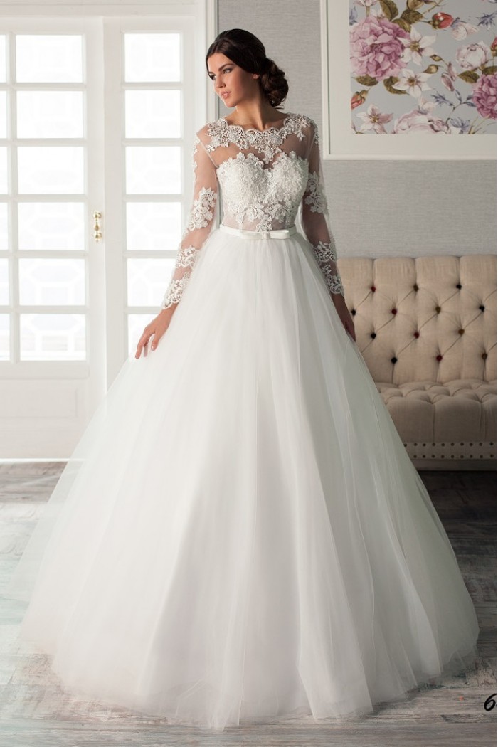 Свадебное платье с пышной юбкой и ажурными рукавами SALI BRIDAL Свадебное платье с пышной юбкой и ажурными рукавами SALI BRIDAL