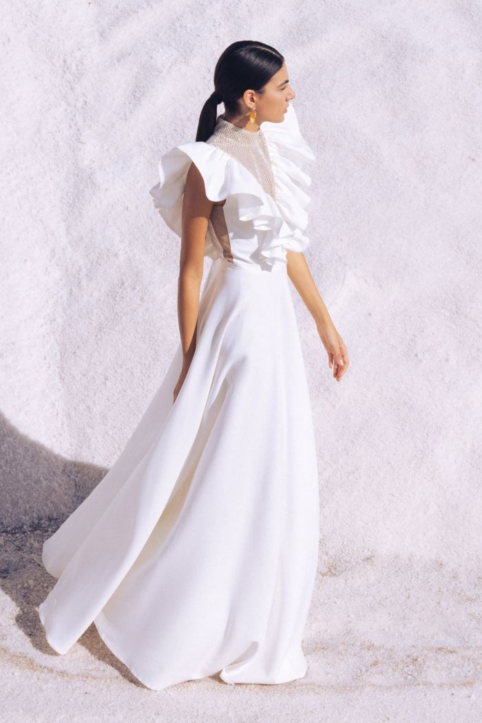 Эффектное длинное платье с блестящим лифом и короткими рукавами-крылышками - ЮПИТЕР