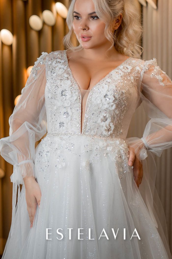 Свадебное платье +size с пышной глиттерной юбкой и рукавом - АДИНА