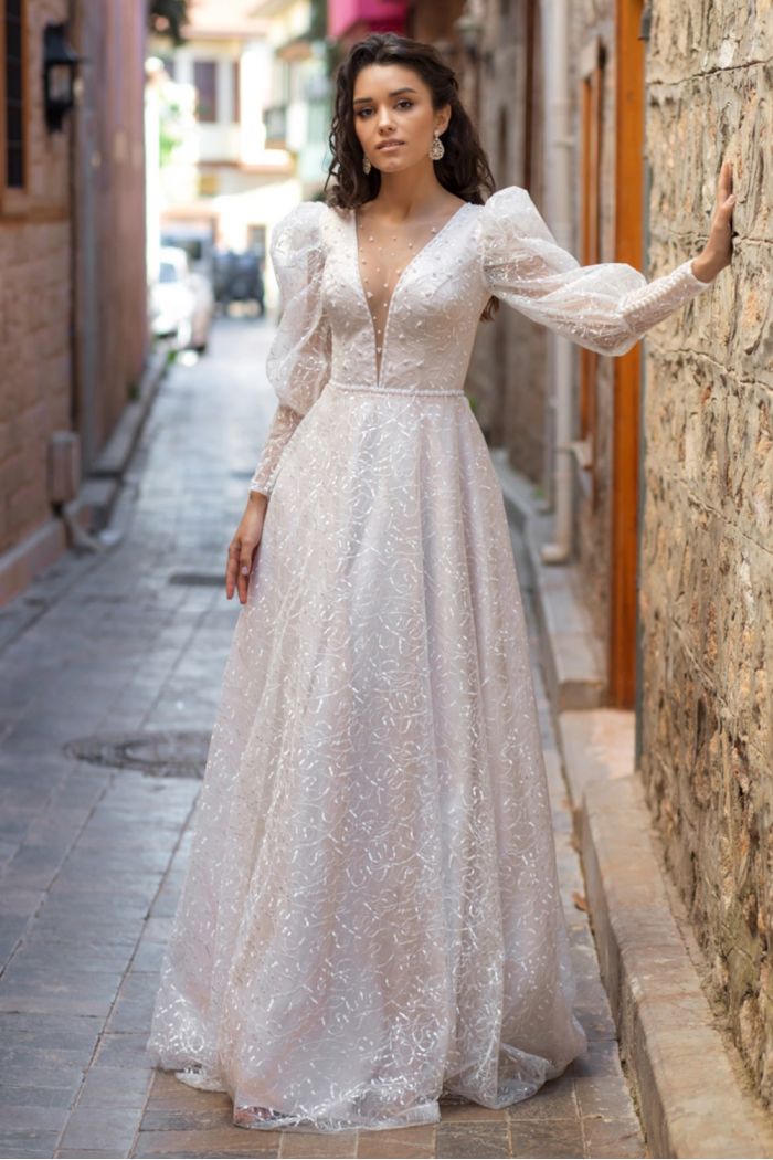 Свадебное платье с отрезной талией, глубоким вырезом с объемными рукавами - ЭЛФРИ