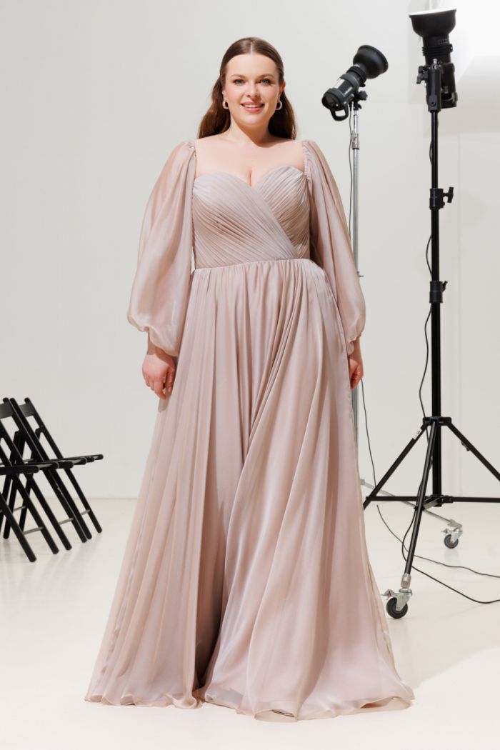 Длинное платье нежного оттенка с длинным рукавом большого размера - ХОУП