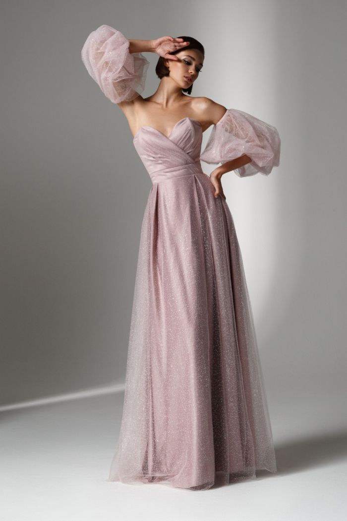 Нежное блестящее платье розового оттенка в пол с разрезом и со съемными рукавами в Хабаровске