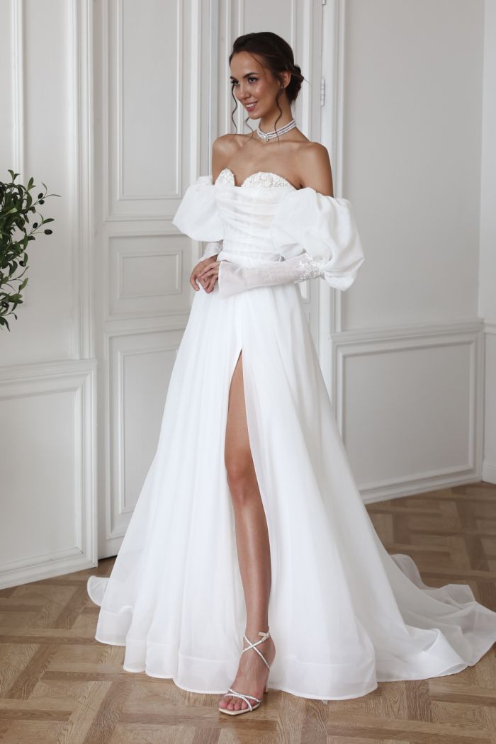 Кокетливое свадебное платье с объемными съемными рукавами-буфами - ЛУСИЯ