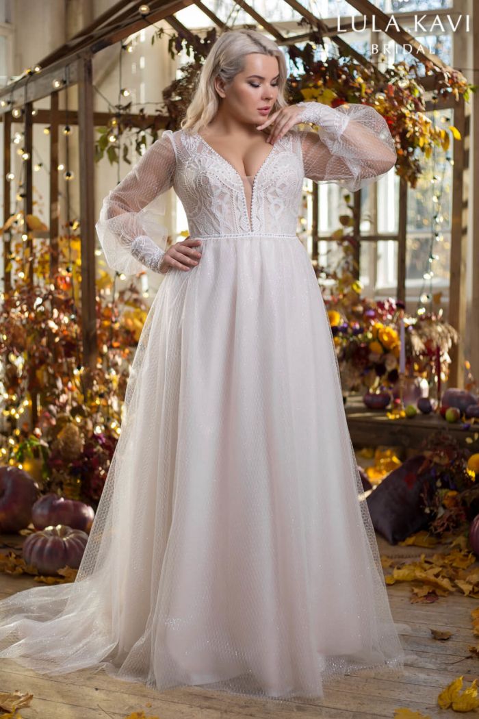 Свадебное классическое корсетное платье +size с рукавом и шлейфом - РАИСА