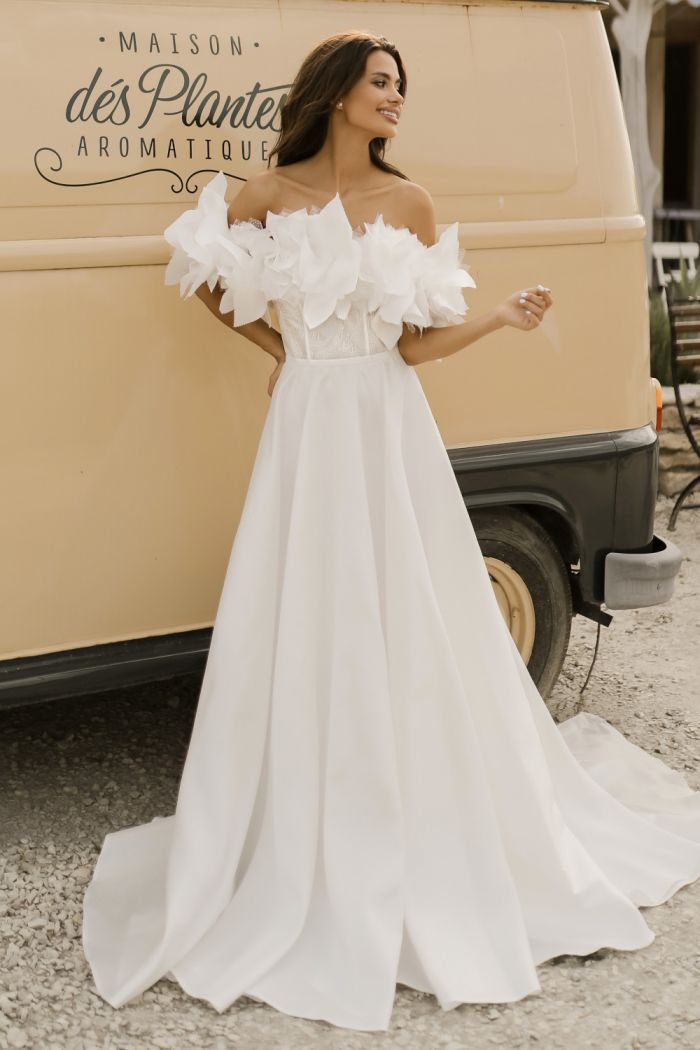 Фантазийное свадебное платье А-силуэта с кружевом на корсете и глиттерным напылением - РИТА