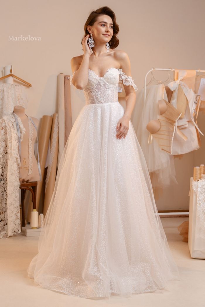 Корсетное свадебное платье с мерцающим лифом и съемными кружевными рукавами - ПАТРИЦИЯ