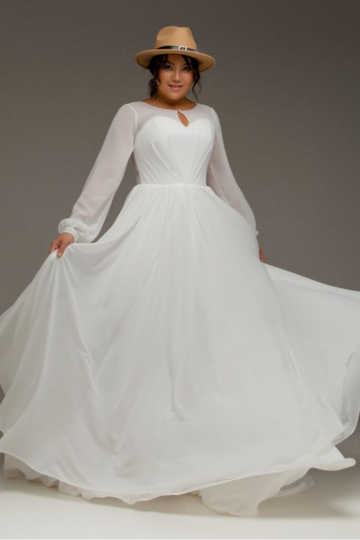 Свадебное шифоновое платье прямого силуэта с кружевной спиной и длинным рукавом - 770