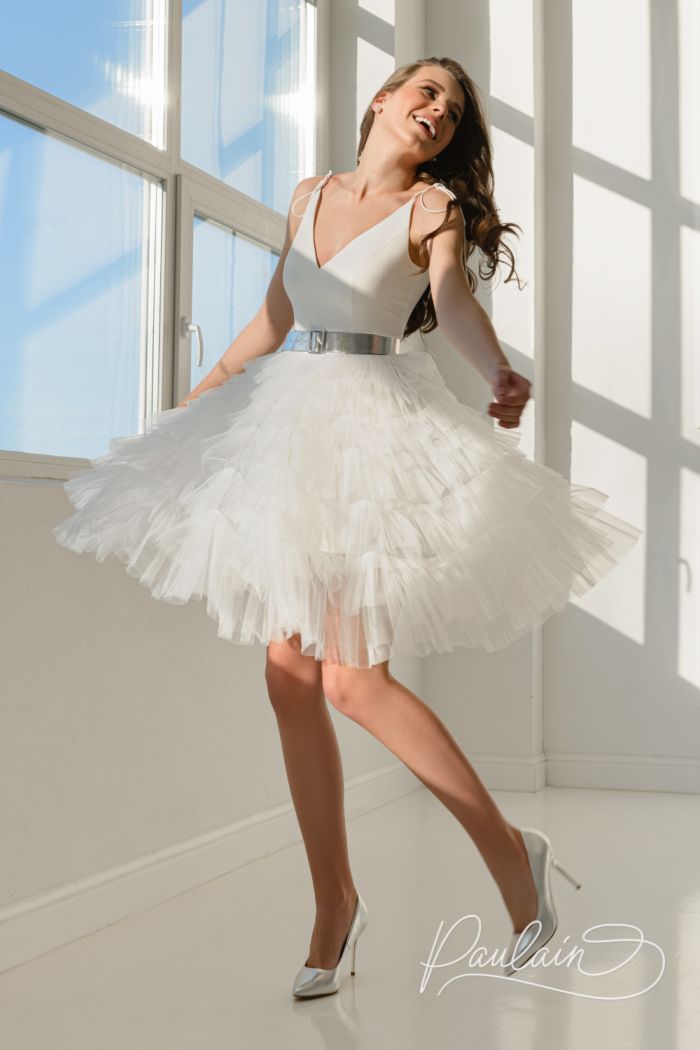 Белое платье с короткой пышной юбкой из фатина и атласным лифом с поясом - КИМ Мини