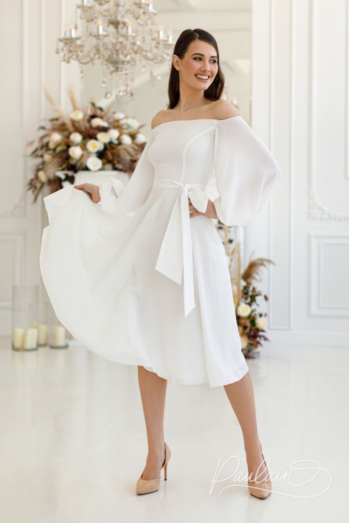 Коктейльное платье молочного цвета с открытыми плечами и модной длины МИННА Миди