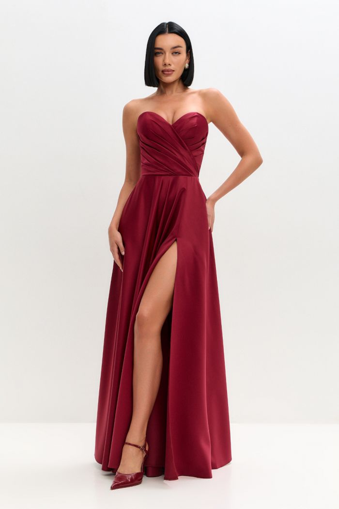 Атласное вечернее платье с открытыми плечами на корсетном лифе и разрезом по ноге - РОССА МАКСИ