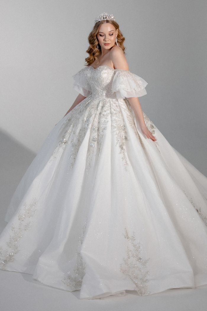Пышное королевское свадебное платье с рукавами-крылышками - 477