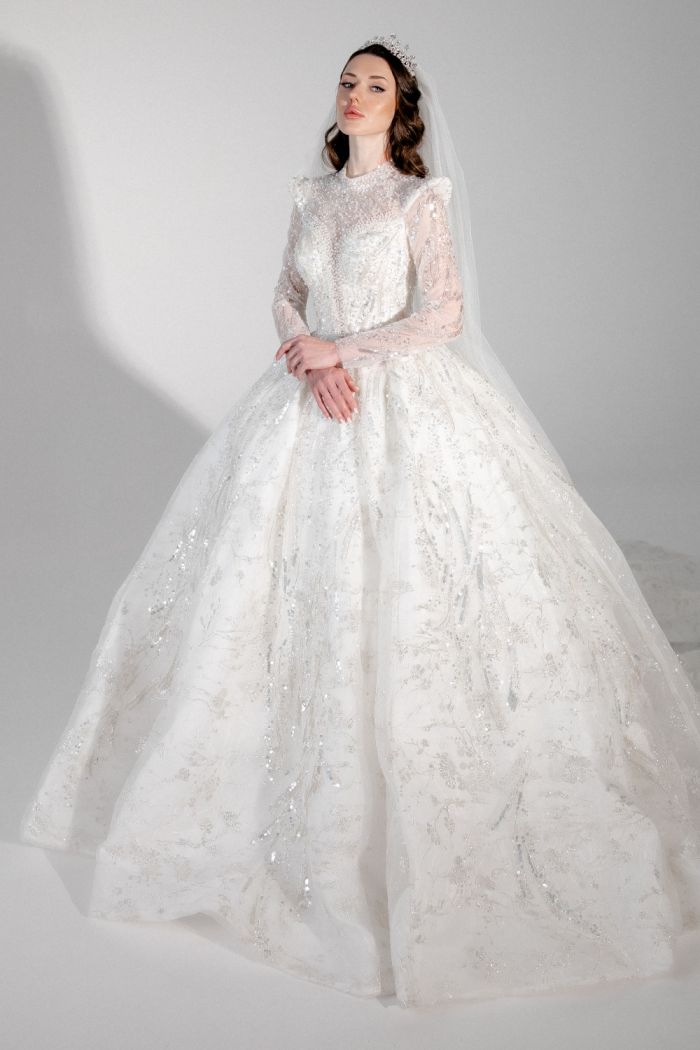 Роскошное закрытое свадебное платье с хрустальной вышивкой с пышной юбкой - 88